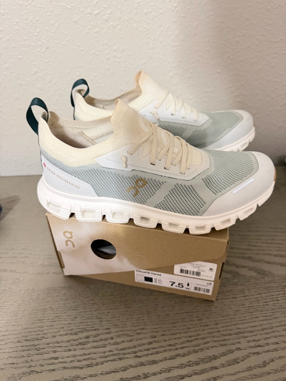 On Cloud 6 Versa women’s 7.5